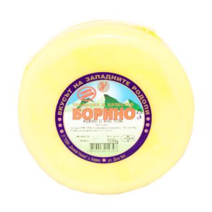 Traditioneller bulgarischer gelber Schnittkäse (Kaschkawal) "Borino"