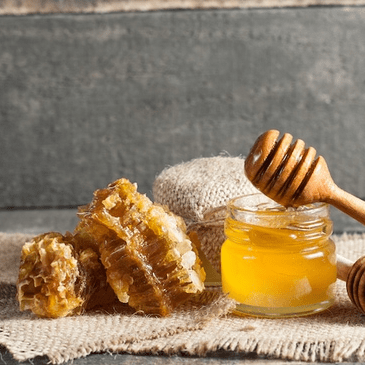 Bienenhonig small Bulgarischer Balkan Kräuter Naturhonig, 400-700 g auch "med buket” oder Polyfloraler Honig genannt (mehrfarbig / Kräuter / Bouquet) hat natürlich eine Vielzahl wertvoller ernährungsphysiologischer und medizinischer Eigenschaften.